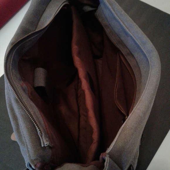 🌺 Nearly New Sweetbriar Canvas Messenger Bag - Picture 7 of 15